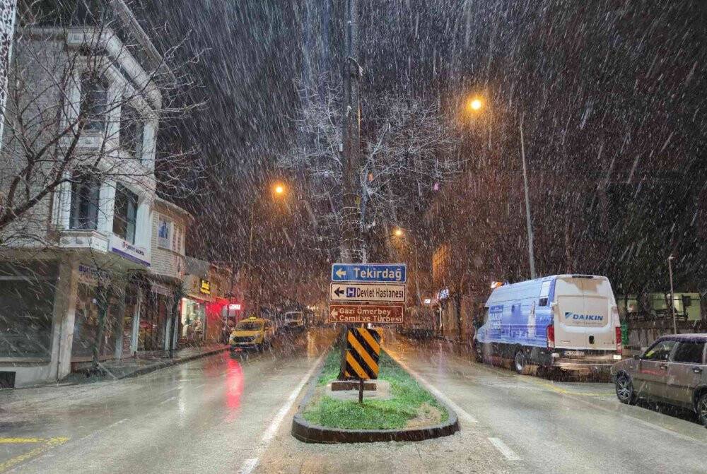 Tekirdağ’da kar yağışı başladı