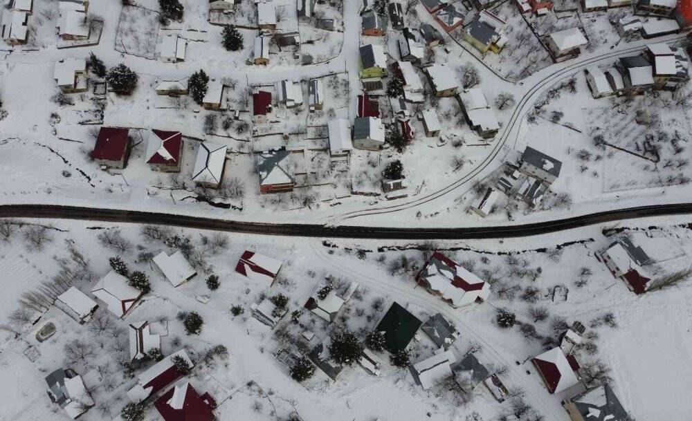 Toroslar beyaza büründü, gezmeye gelenler karın keyfini çıkardı