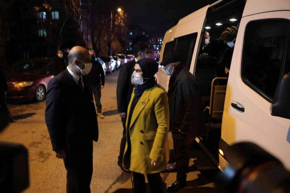 Çocuk Hakları Alt Komisyonu üyelerinden Cihan bebeğe ziyaret