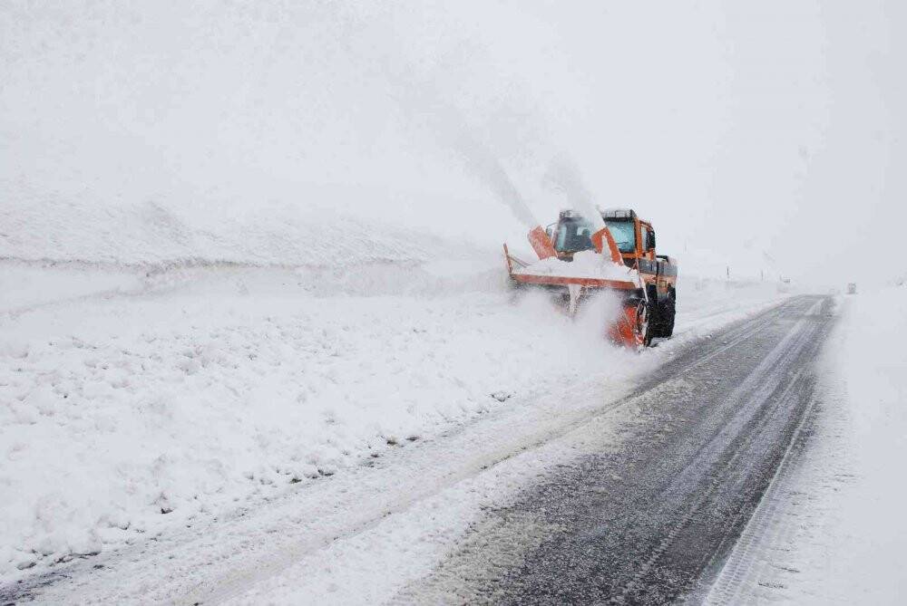 Konya yolunda kar yağışı etkili oluyor