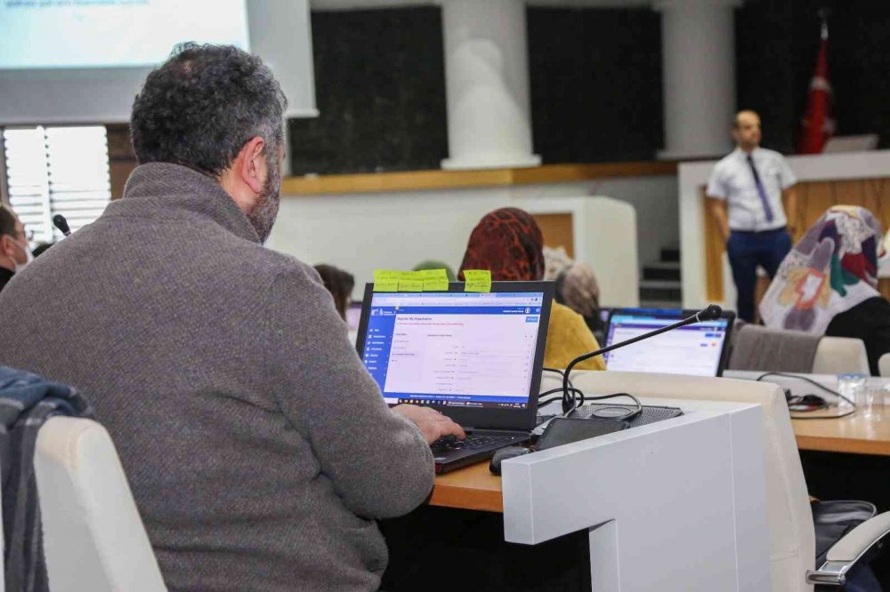 Meram’da eğitimcilere Erasmus proje yazma eğitimi verildi