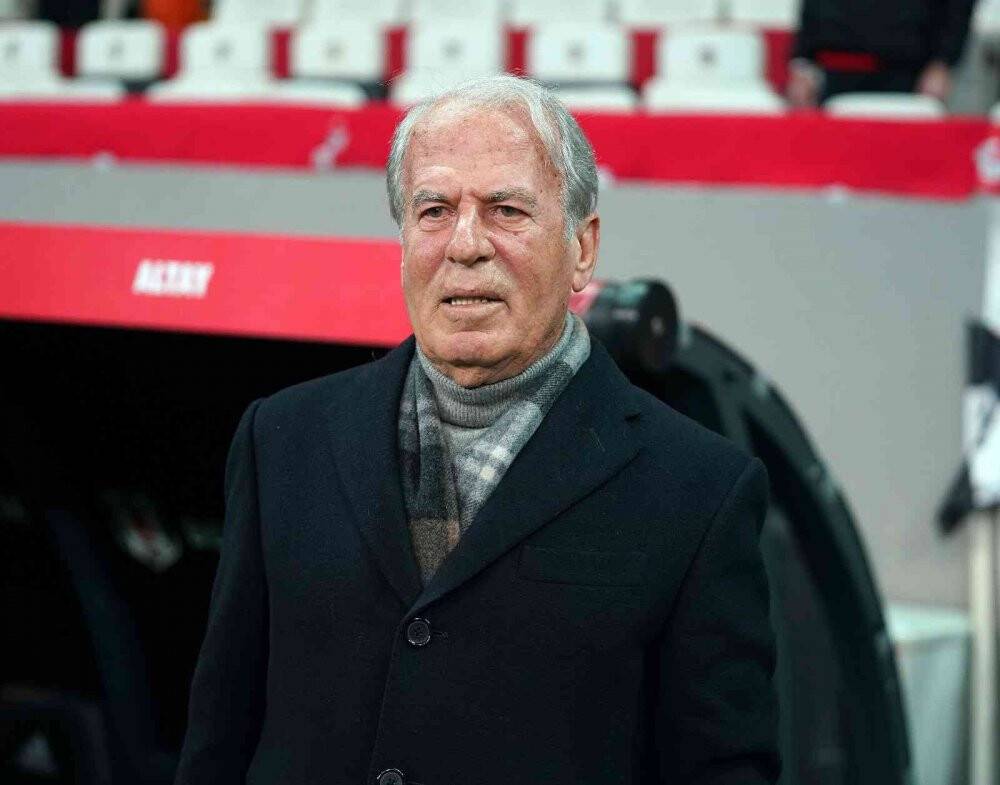 Süper Lig’e teknik direktör dayanmıyor; 20 haftada 17 isim!