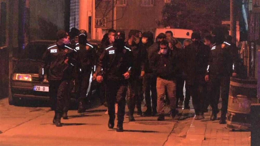 Akıl almaz kumar operasyonda 20’si çocuk 100 kişi suçüstü yakalandı