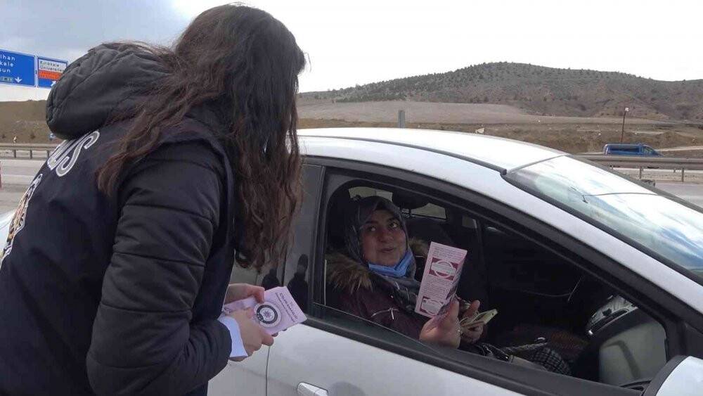 Araçlar tek tek durduruldu, KADES uygulaması tanıtıldı