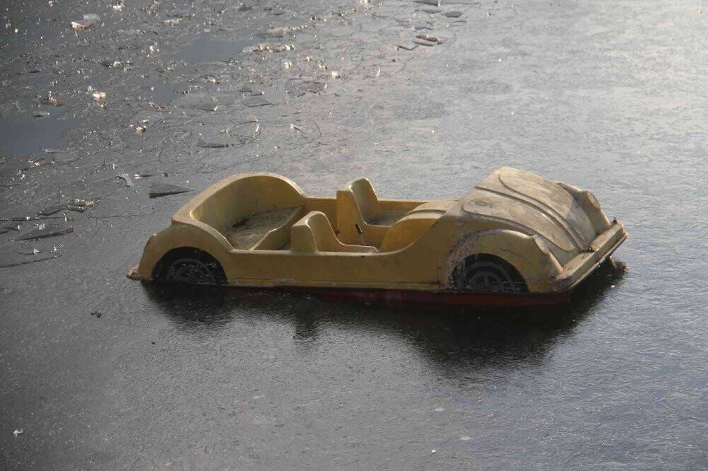 Beyşehir Gölü kıyıları buz tuttu