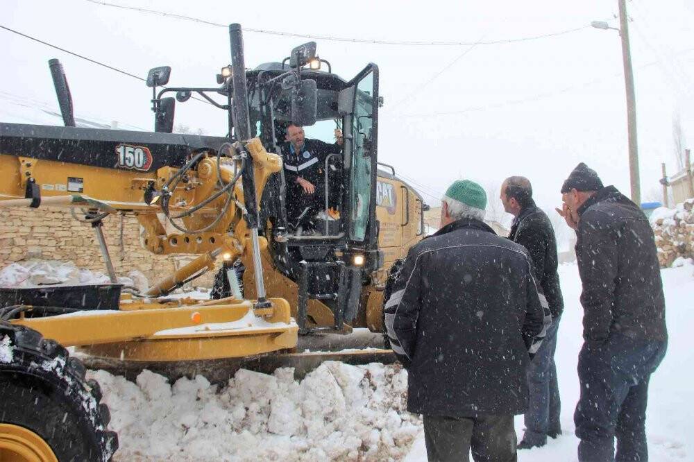 Gurbetteki 25 yılın ardından kopamadığı köyüne muhtar oldu