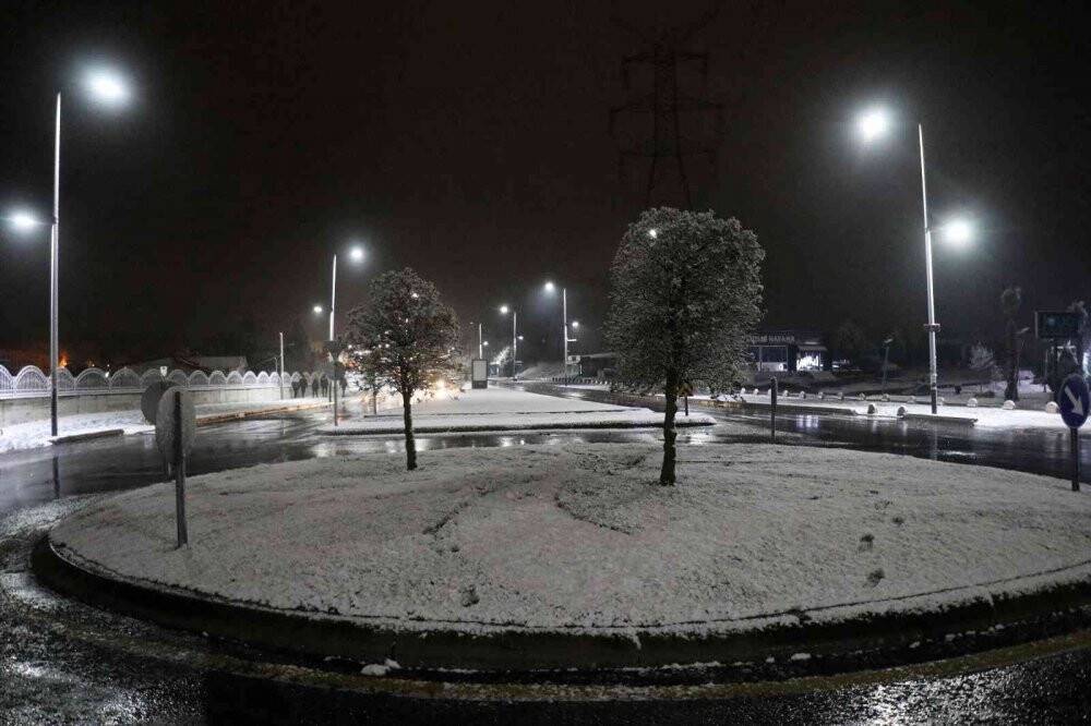 Kar yağışı Sakarya’yı beyaza bürüdü