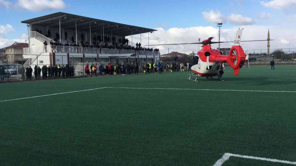 Konya’da maç sırasında helikopter ambulans sahaya indi