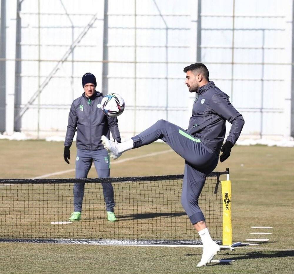 Konyaspor'da Adana Demirspor mesaisi sürüyor