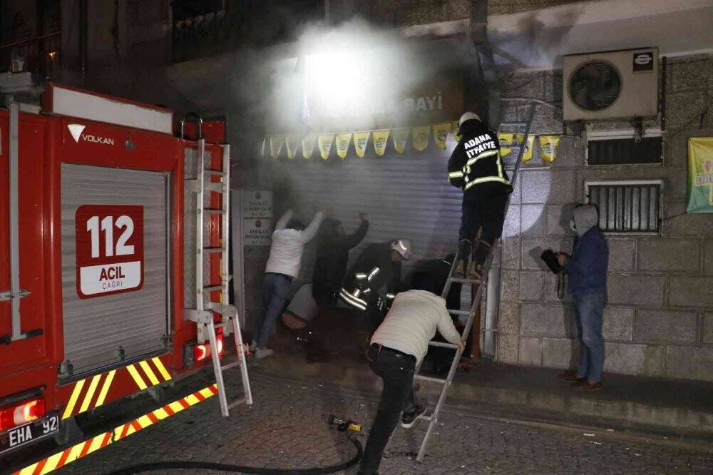 Adana’da ganyan bayiinde yangın