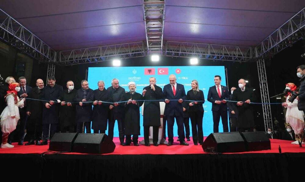 Cumhurbaşkanı Erdoğan, Arnavutluk’taki Ethem Bey Camii’nin açılışını gerçekleştirdi