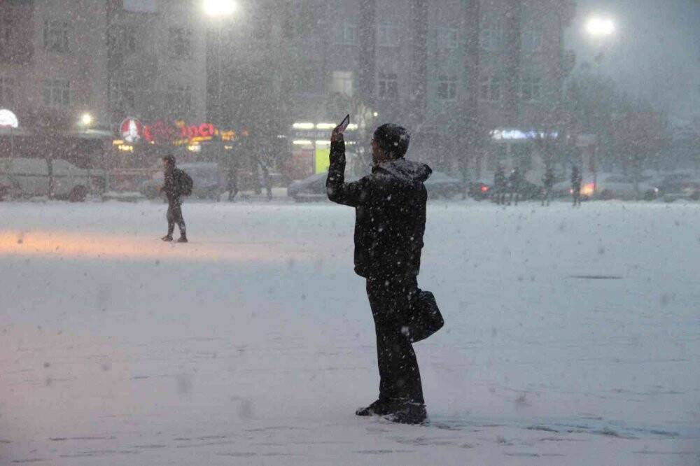 Karaman’da eğitime kar tatili