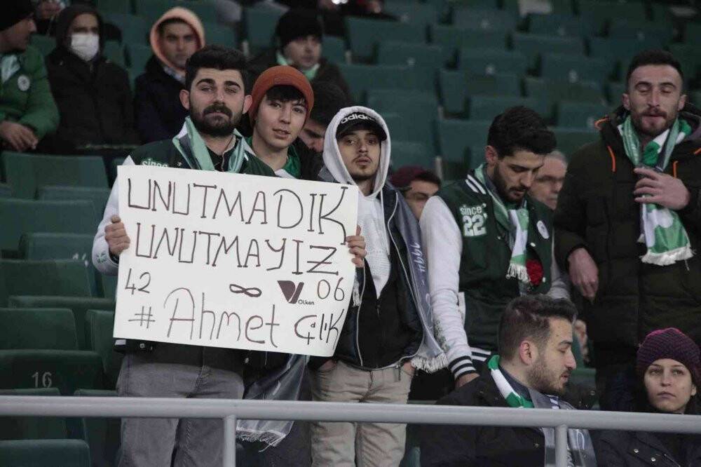 Konyaspor taraftarları Ahmet Çalık’ı unutmadı