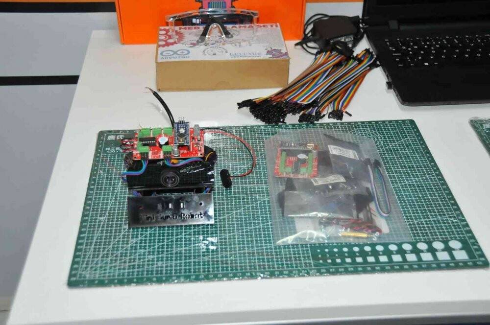 Akşehir BİLSEM’e robotik kodlama atölyesi açıldı