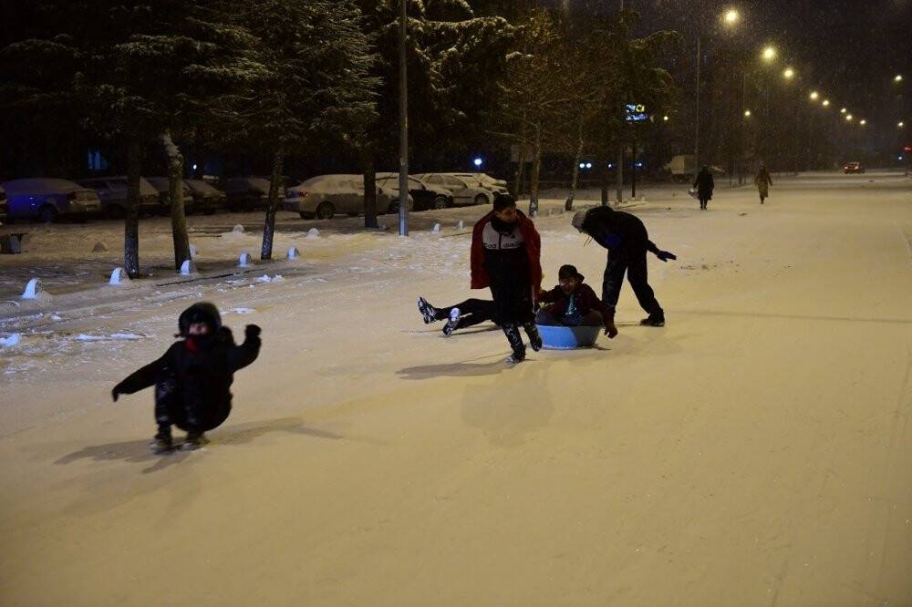 Çocuklar karın keyfini çıkardı