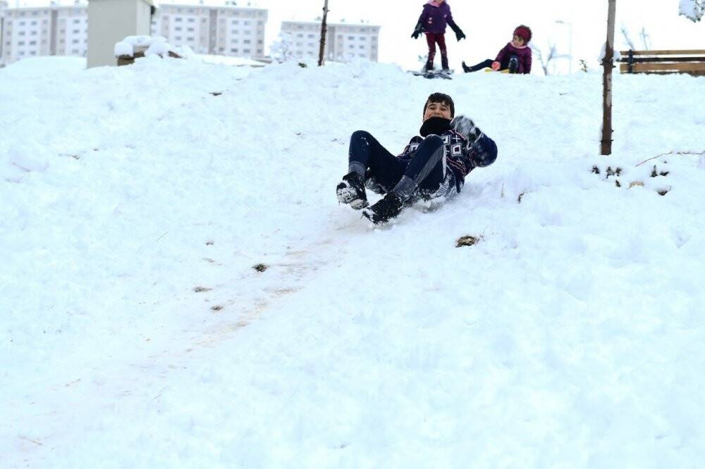 Çocuklar karın keyfini çıkardı