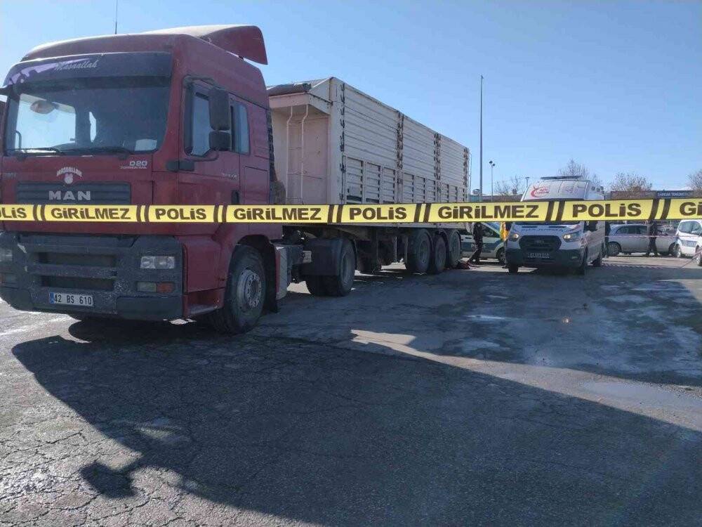 Konya’da feci kaza! Tırın altında kalan yaya hayatını kaybetti