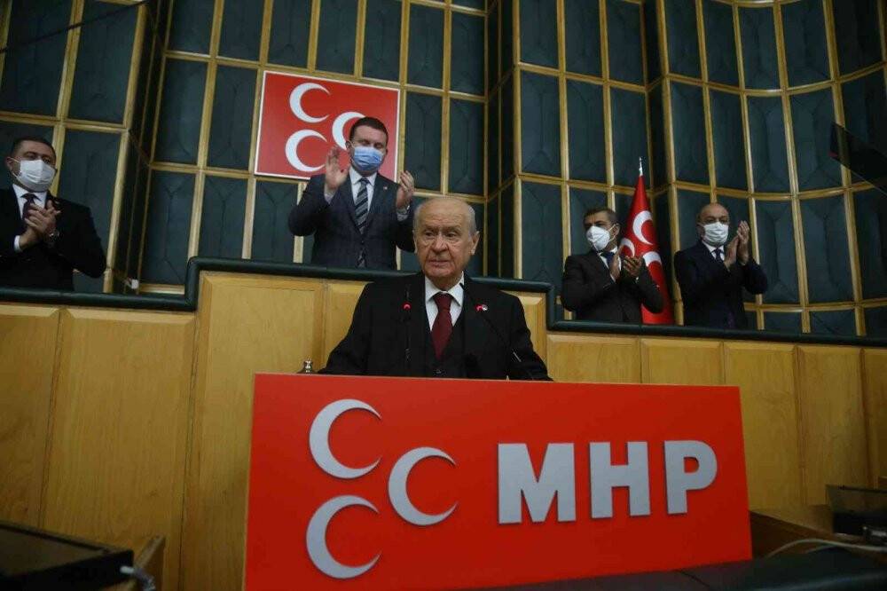 MHP Genel Başkanı Bahçeli’den Sezen Aksu’ya tepki: “Serçeysen serçeliğini bil”