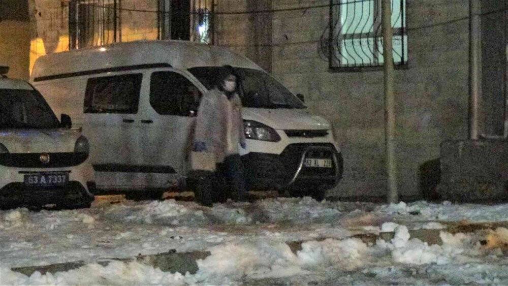 Şanlıurfa’da 5 çocuk annesi kadın evinde silahla öldürüldü