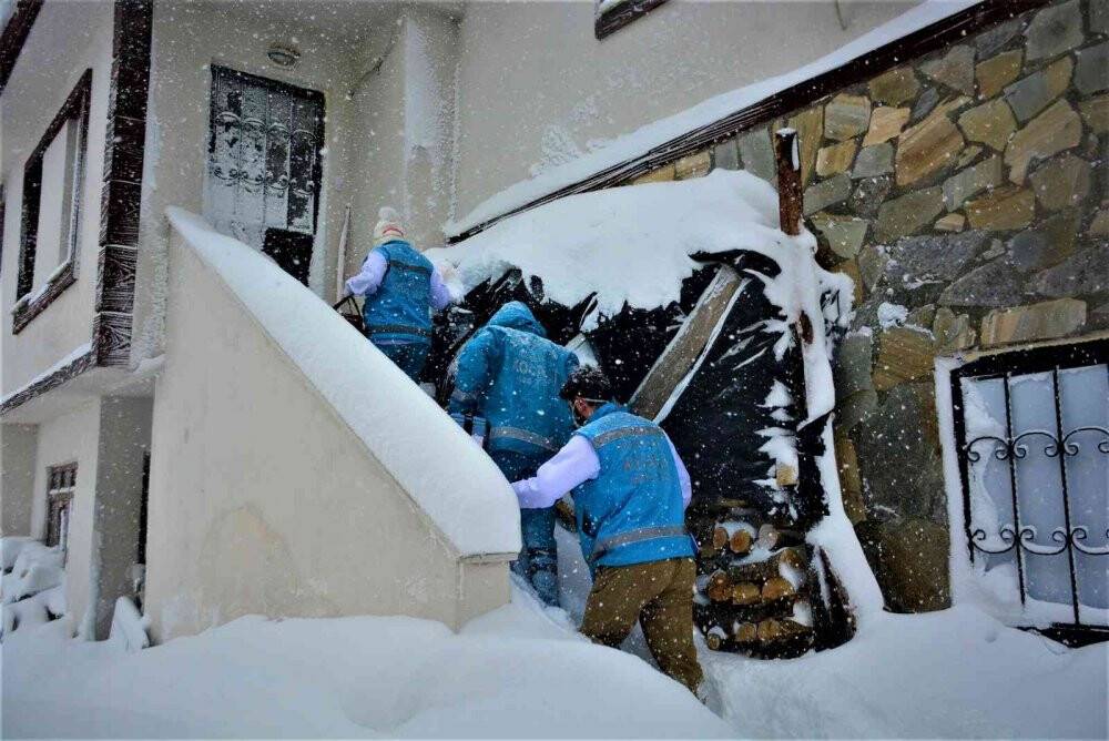 1 metre karda müthiş mücadele