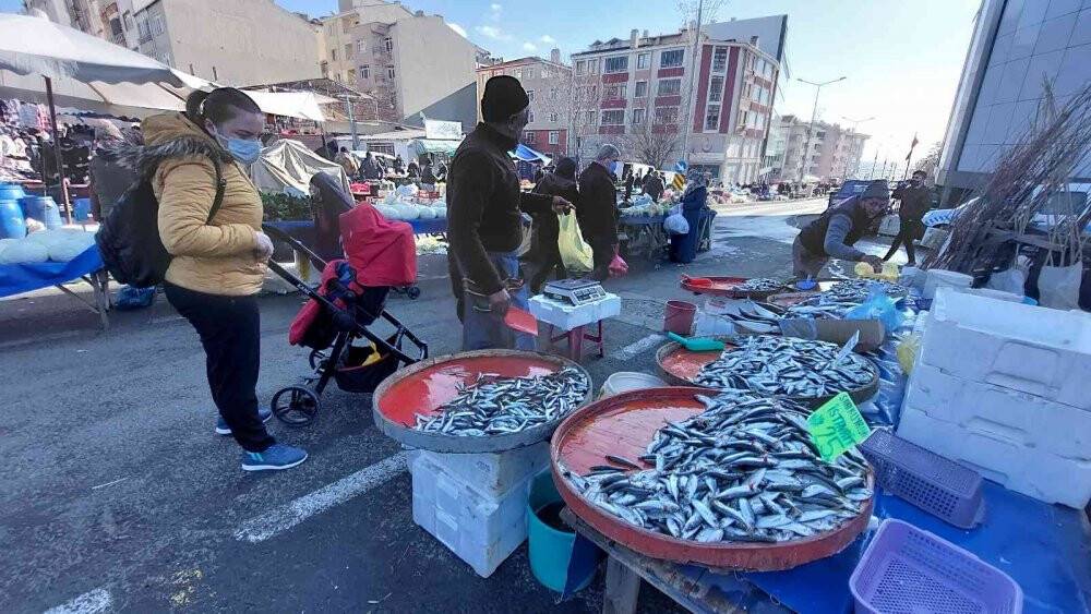 Hamsi 25 TL’ye kadar düştü