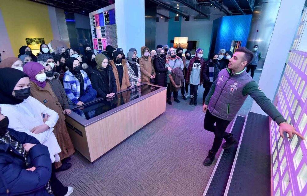 Karatay Belediyesinden başarılı öğrencilere gezi ödülü