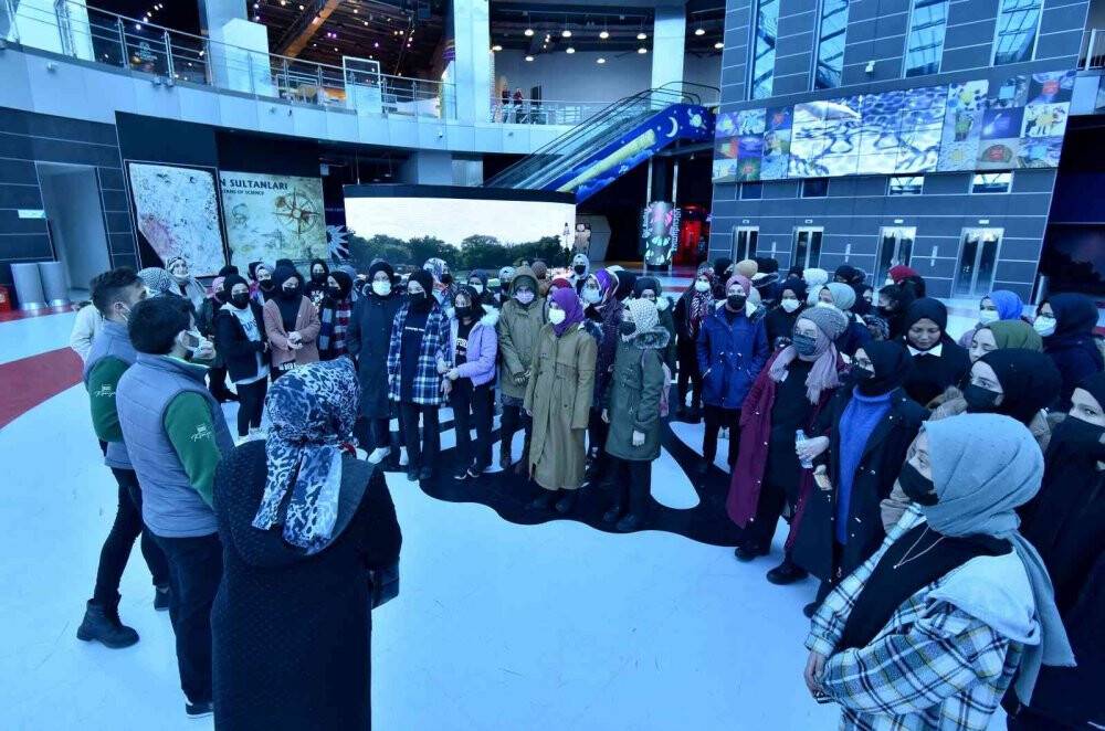 Karatay Belediyesinden başarılı öğrencilere gezi ödülü