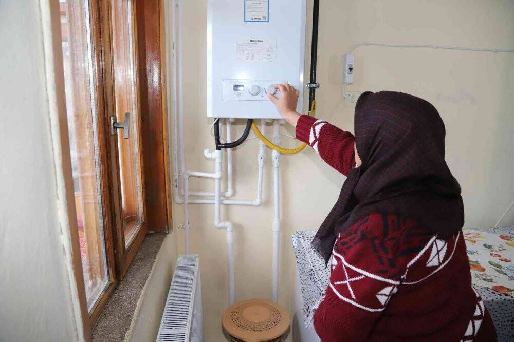 Konya’da dar gelirli bin 108 ailenin evine doğalgaz bağlandı