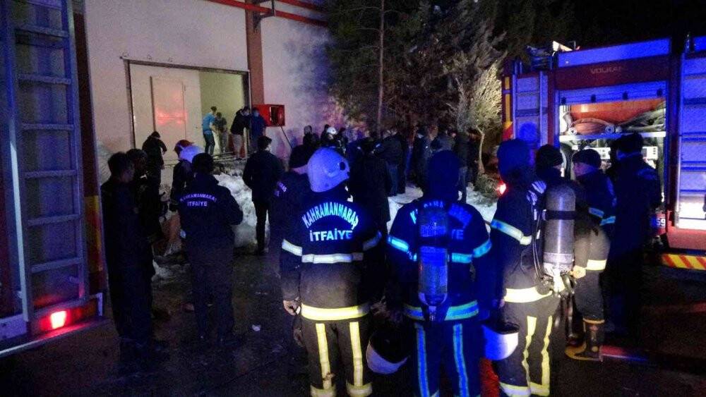 Tekstil fabrikasındaki yangın büyümeden söndürüldü