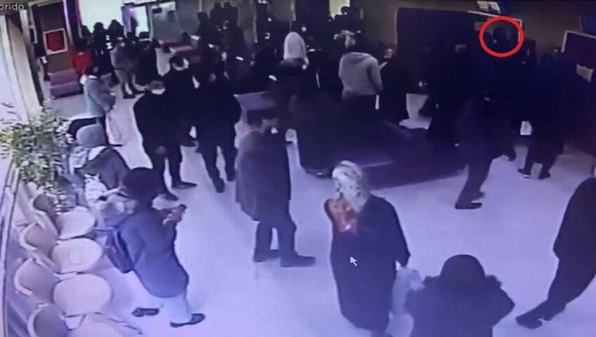 Yalova’da hasta ve yakının doktora saldırı anı kamerada