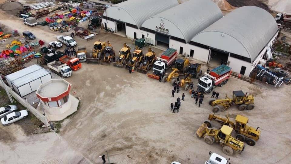 Altıeylül Belediyesi ekipleri karla mücadeleye hazır