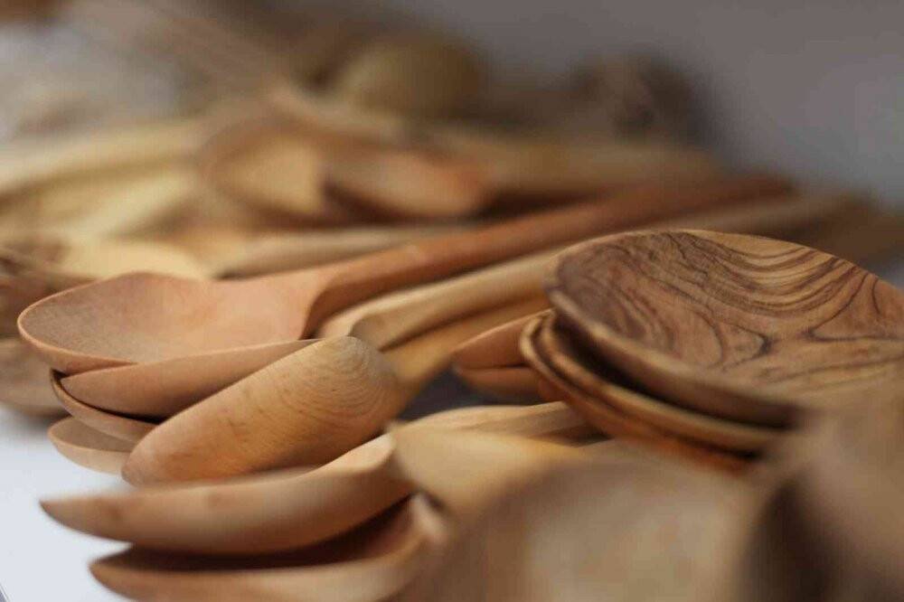 Konya’nın yaşayan tek tahta kaşık ustası kaşıkçılığı yaşatmaya çalışıyor