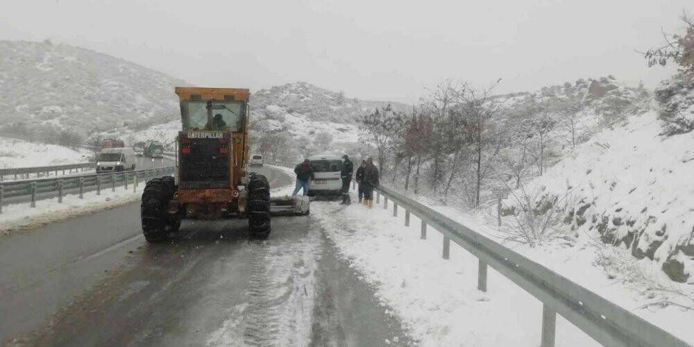 AFAD yolda kalan vatandaşların yardımına koştu