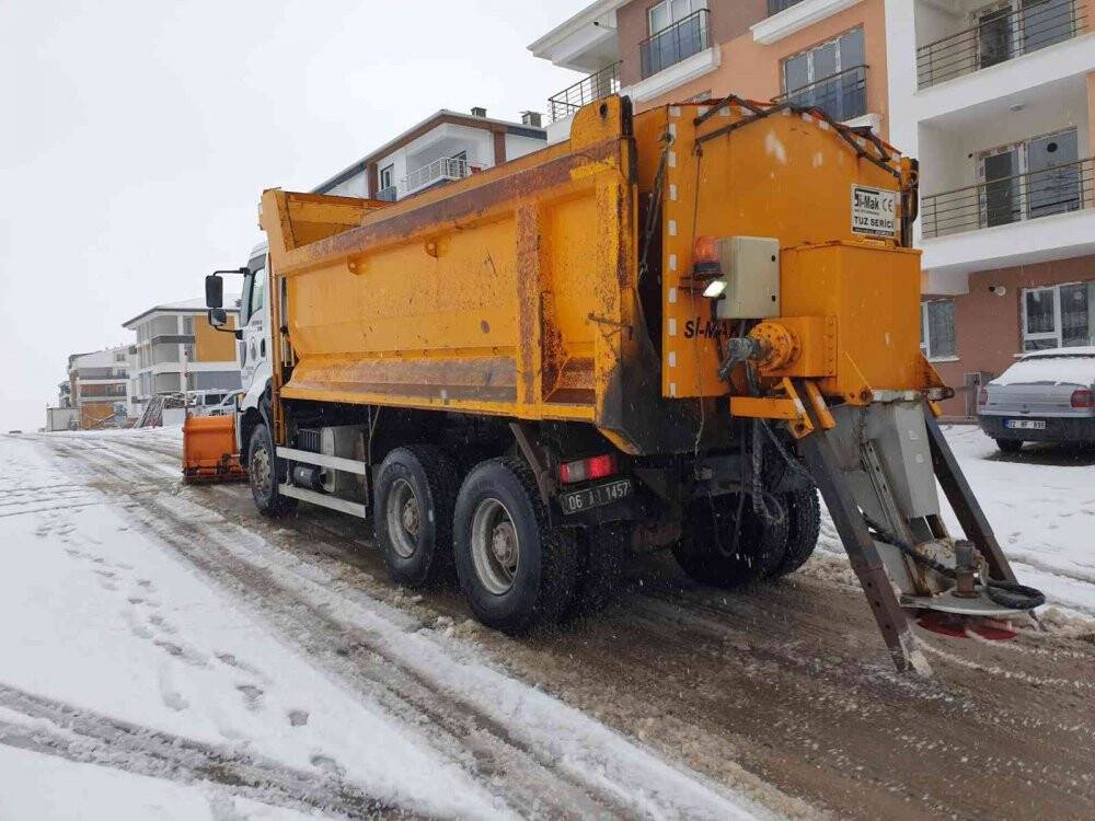 Altındağ’da karla mücadele sürüyor