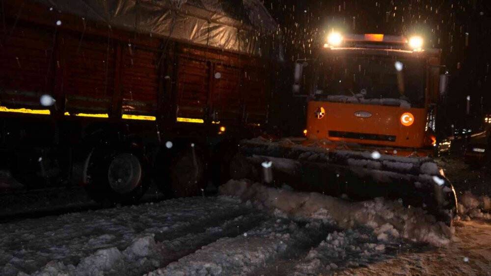 Antalya-Konya karayolunda ağır tonajlı araçların geçişine izin verilmiyor
