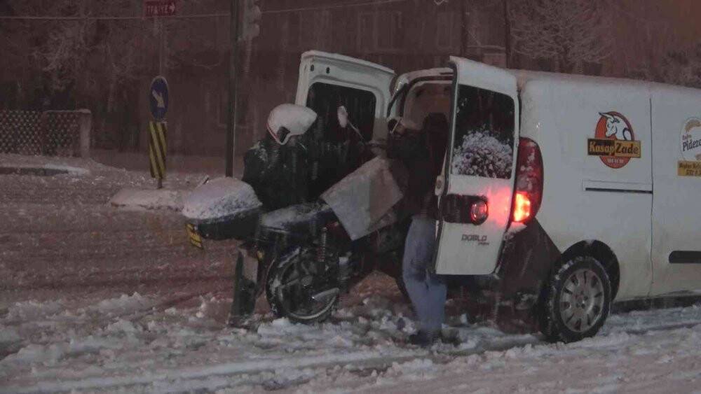 Bafra’da yoğun kar yağışı