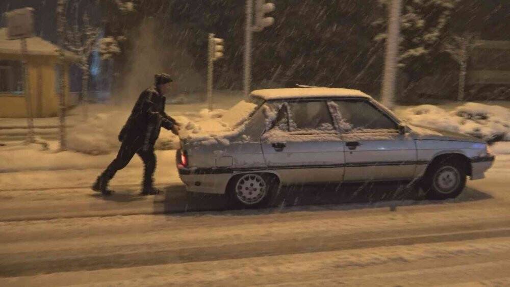 Bafra’da yoğun kar yağışı