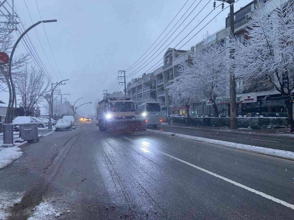 Darıca’da yoğun kar mesaisi
