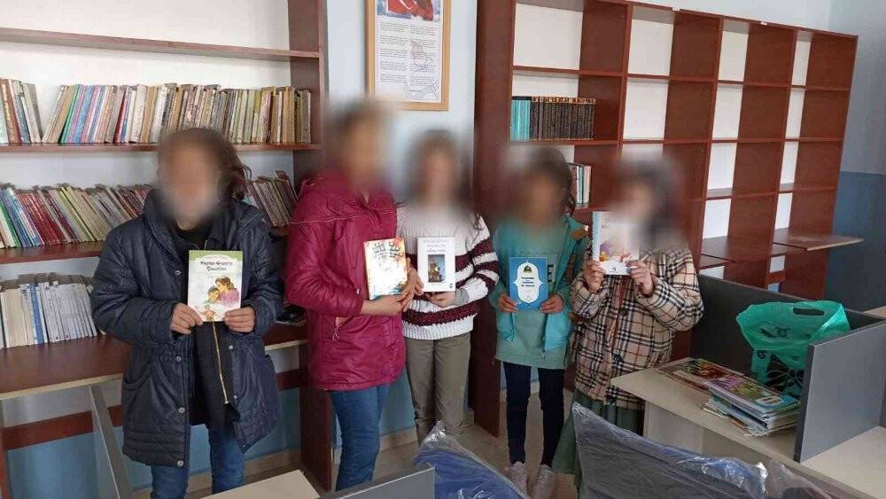 Diyarbakır’da çocukları sevindiren karne hediyesi