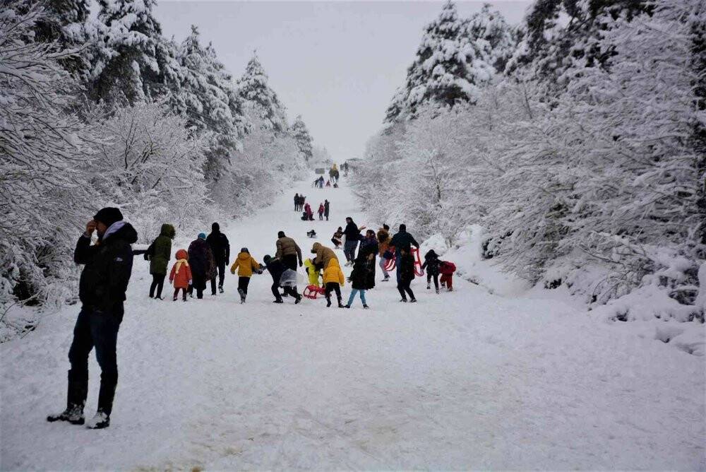 Dün karne sevincini, bugün kar sevincini yaşadılar