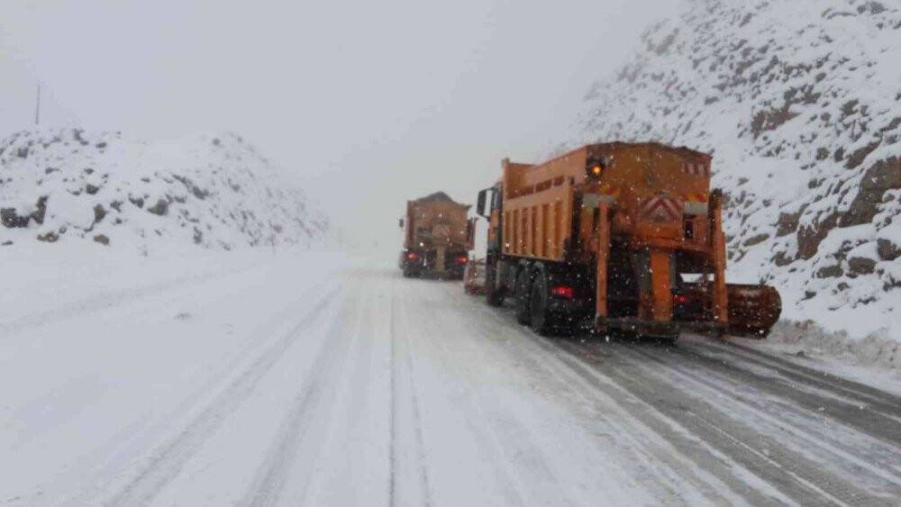 Konya-Antalya karayolunda ulaşım güçlükle sağlanıyor