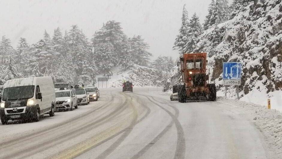 Konya-Antalya karayolunda ulaşım güçlükle sağlanıyor
