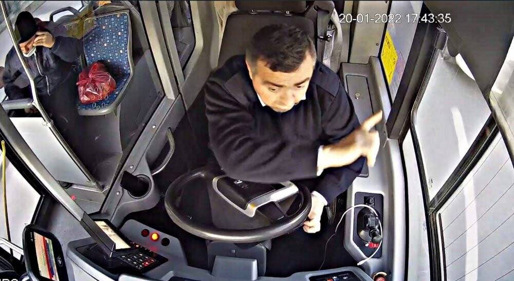 Rahatsızlanan yolcuyu hastaneye yetiştiren şoför o anları anlattı