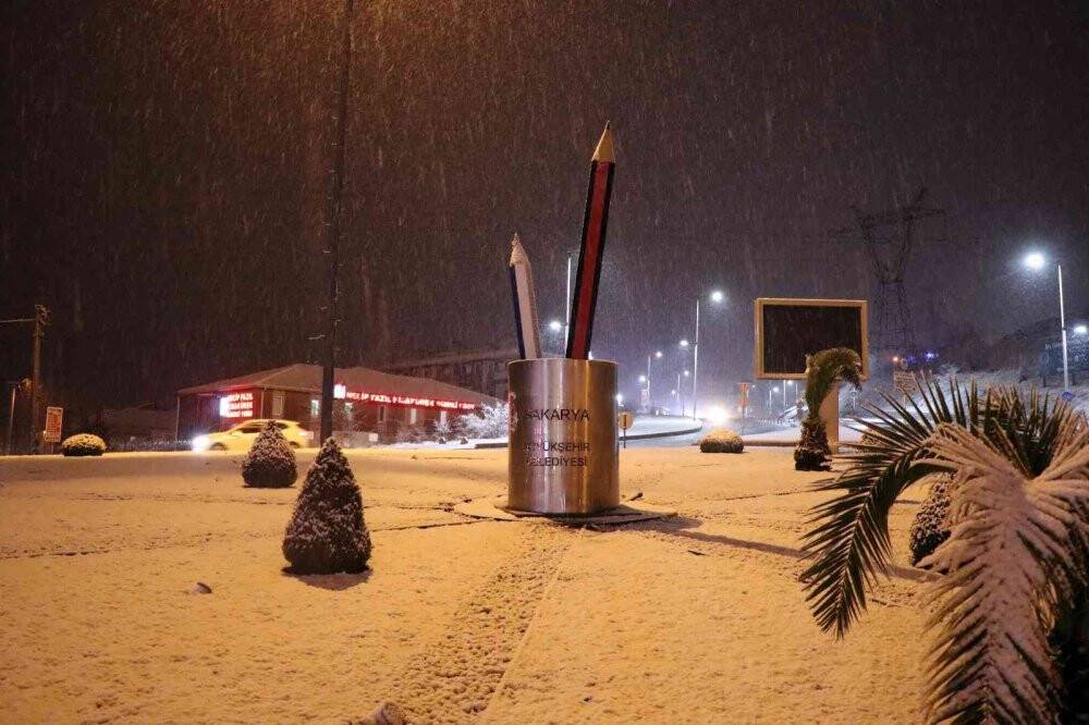 Sakarya’da kar yağışı etkili oluyor