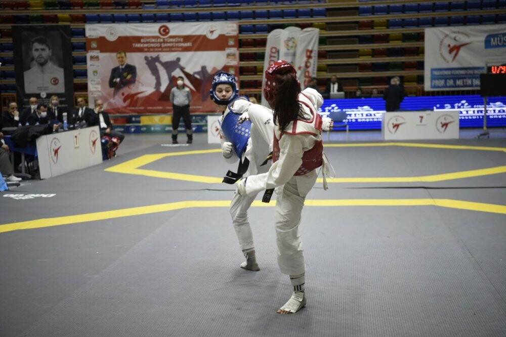 Selçuklu Belediyesporlu İkra Kayır’dan altın madalya