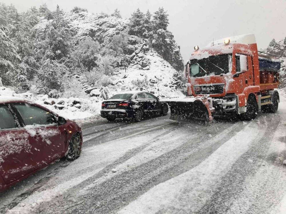 Seydişehir-Antalya kara yolu trafiğe kapatıldı