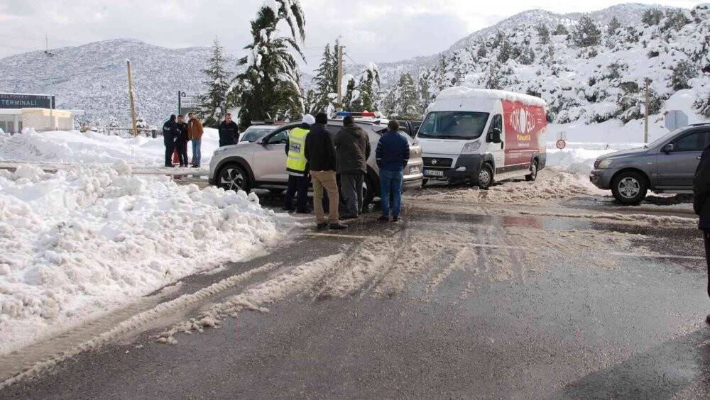 Seydişehir-Antalya kara yolu trafiğe kapatıldı