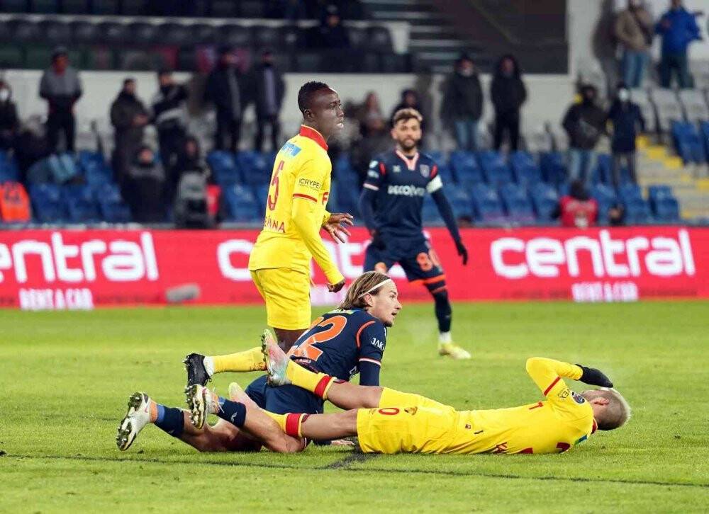 Spor Toto Süper Lig: Medipol Başakşehir: 1 - Göztepe: 2 (Maç sonucu)