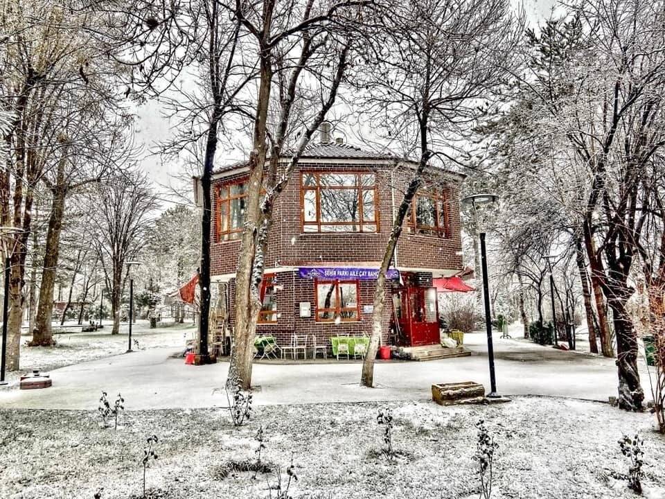 Sungurlu’da kar yağışı sonrası kartpostallık görüntüler