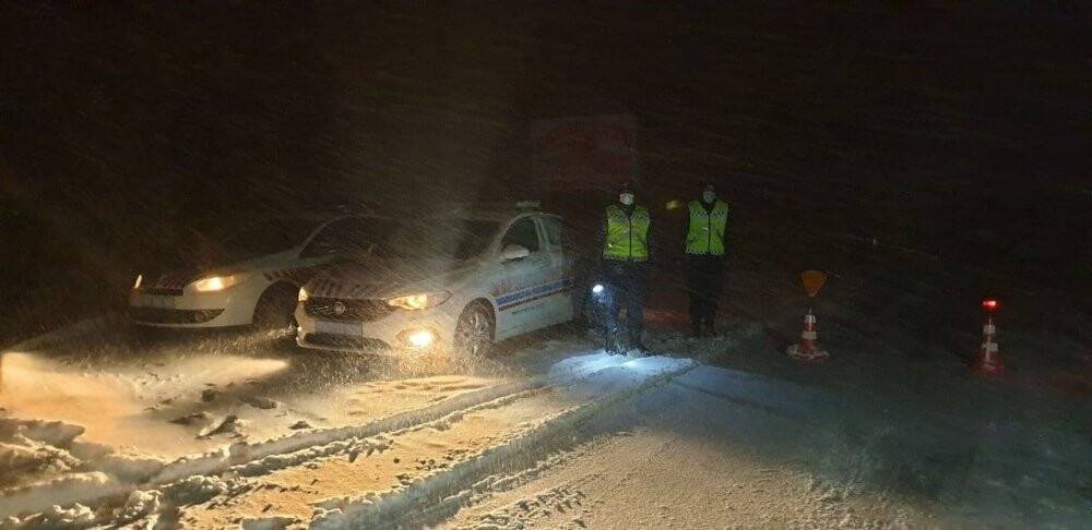 Aksaray-Konya Karayolunda görüş mesafesi 2 metreye kadar düştü